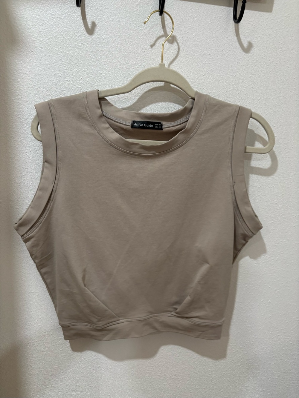 Arrive Guide Women's Sleeveless Crop Tank Top - Taupe